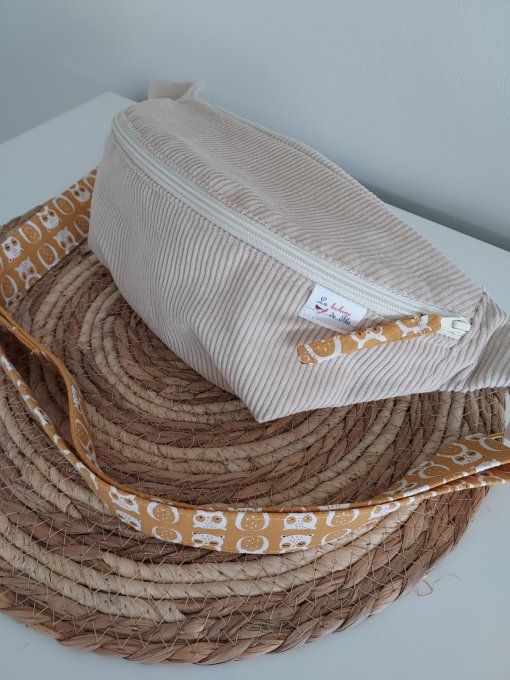 Banane velours beige clair 